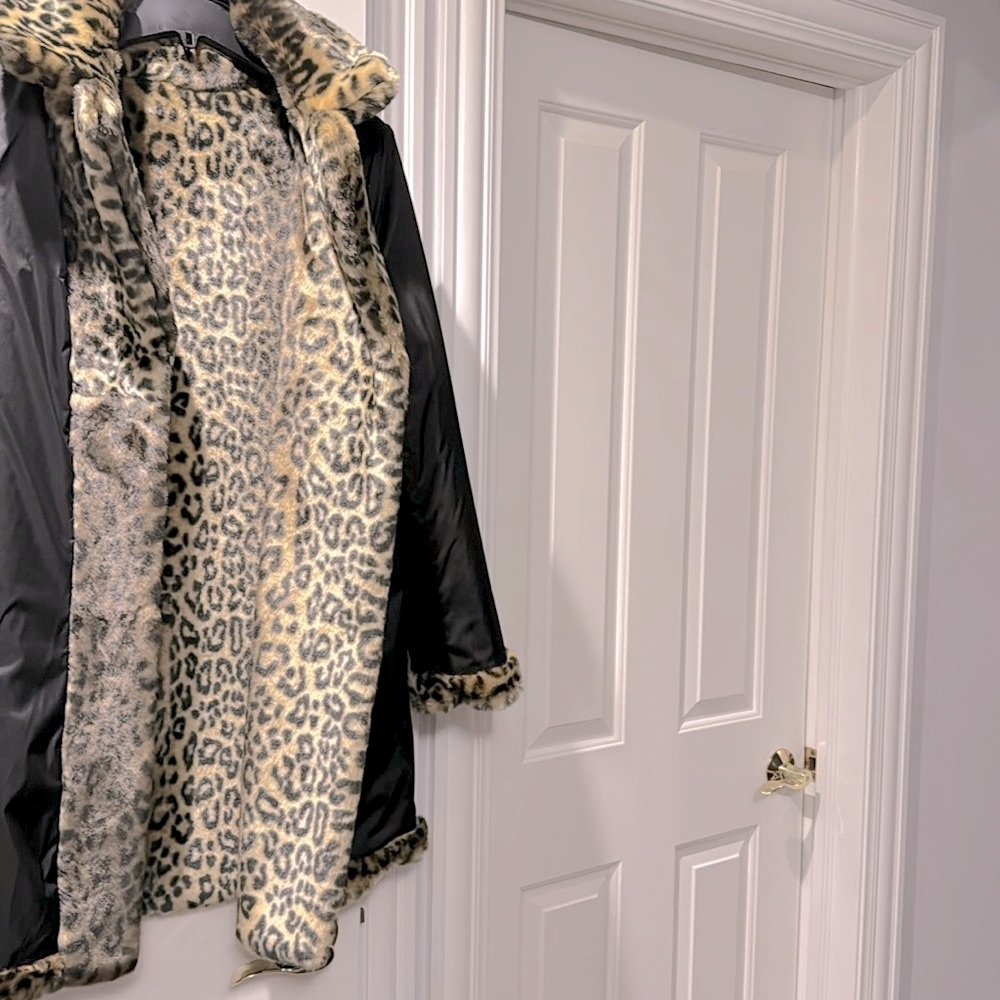 LAUNDRY by Shelli Segal Reversible Faux Fur Coat, Brand New, size S